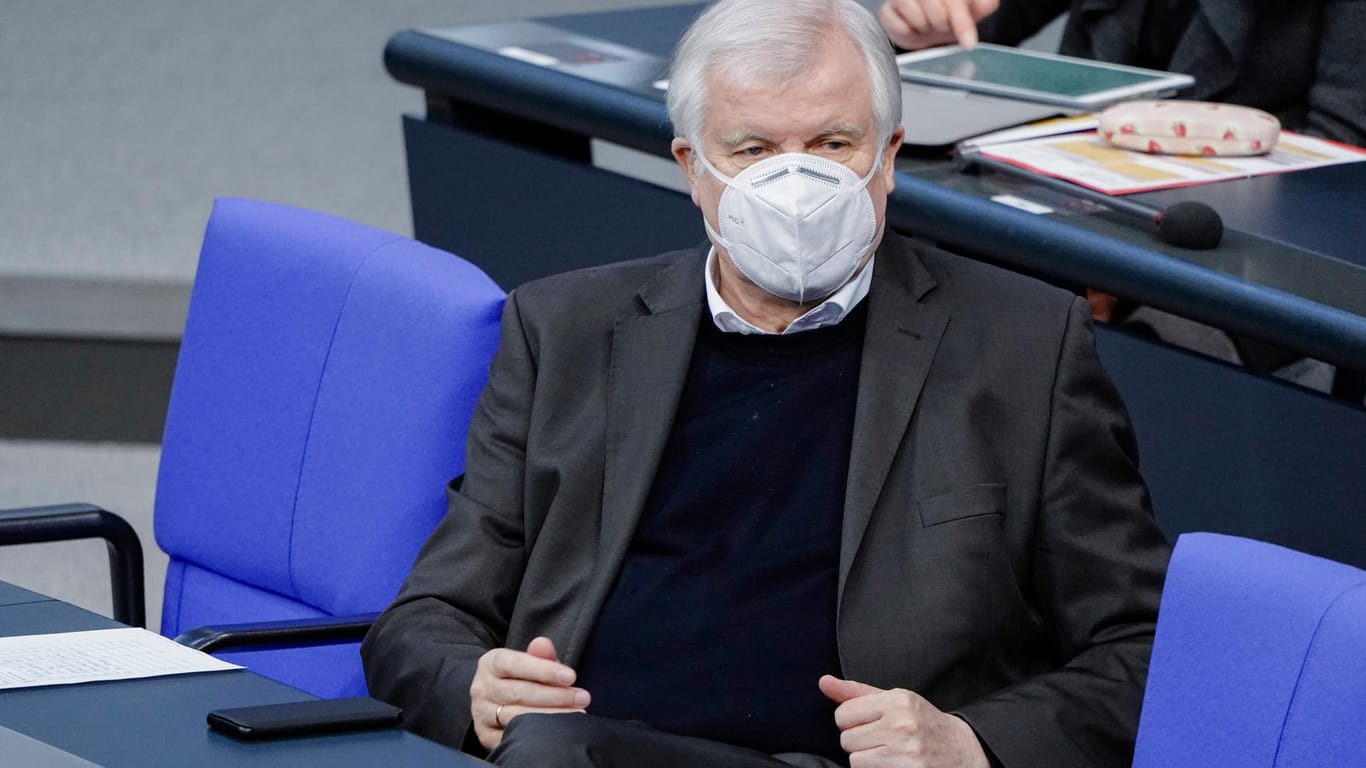 Horst Seehofer: Der Innenminister will mit harten Einschnitten eine weitere Einschleppung der Virus-Mutanten verhindern.