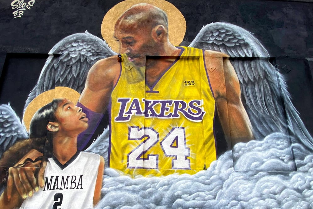 Kobe Bryant und seine Tochter Gianna: Der Basketball-Star und seine ebenfalls verunglückte Tochter wurden auf einem Straßenwandgemälde festgehalten.