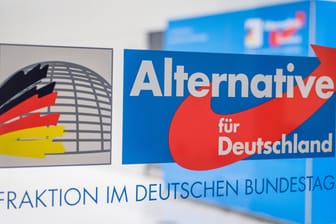 Logo der AfD: Die Partei muss einen Rückschlag im Verfahren gegen den Verfassungsschutz einstecken.