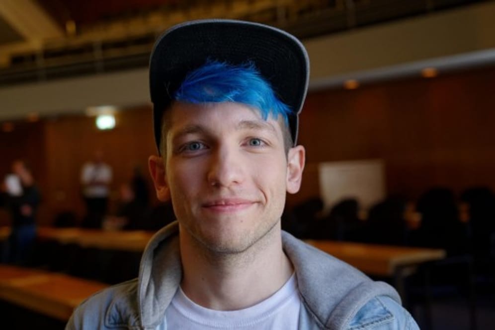 Webvideoproduzent und Musiker: Amazons neues App-Icon erinnert stark an seine blauen Haare.