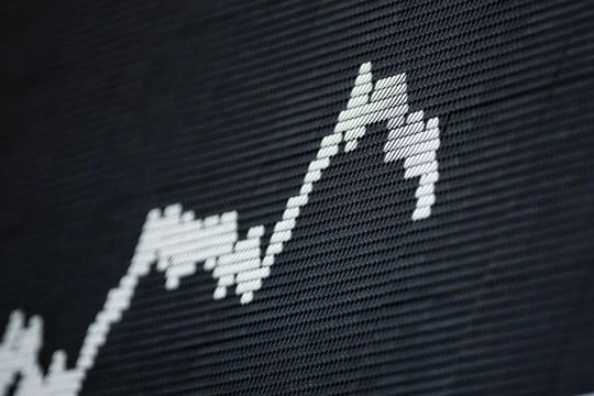 An der Börse geht es auf und ab - doch auf lange Sicht sind Gewinne wahrscheinlicher als Verluste.