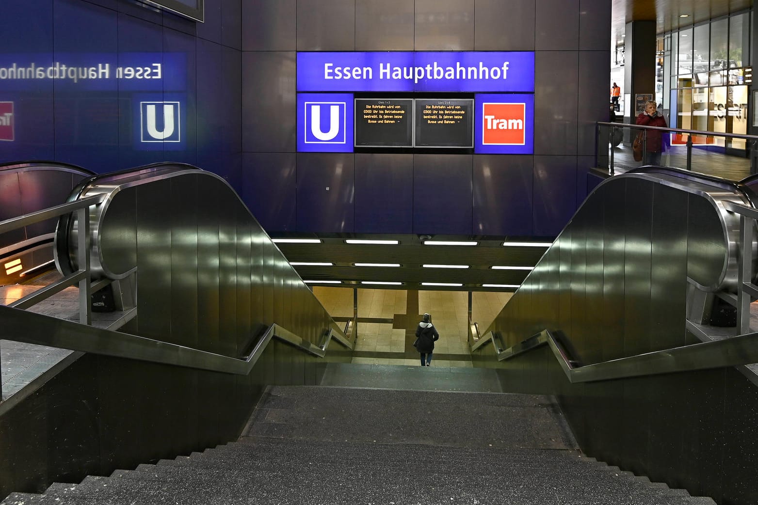 Die U-Bahnstation Essen Hauptbahnhof (Symbolbild): Ein Obdachloser ist am Essener Bahnhof misshandelt worden und nun gestorben.