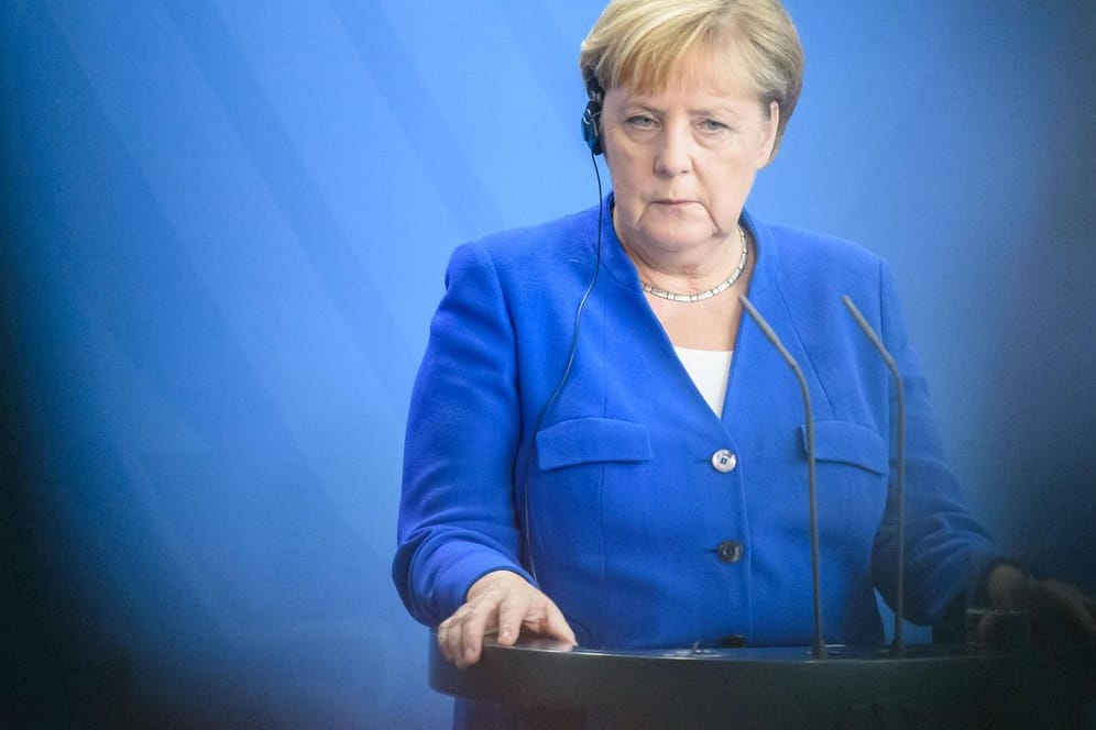 Angela Merkel 2019 bei einer Pressekonferenz: Im Besucherdienst des Bundespresseamtes soll ein Mitarbeiter jahrelang spioniert haben.