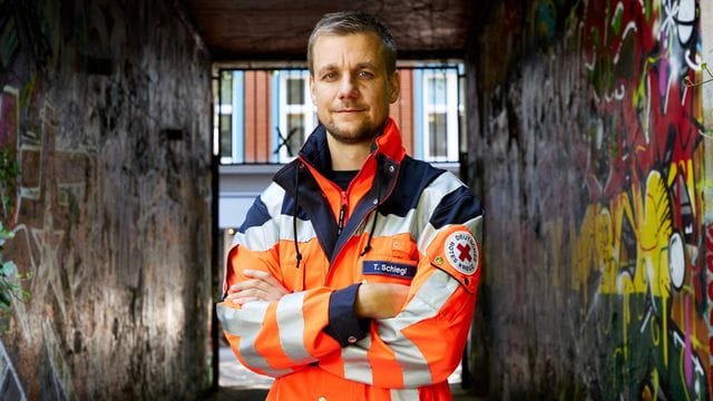Tobi Schlegl gibt Rettungsdienst und Pflege eine Plattform.