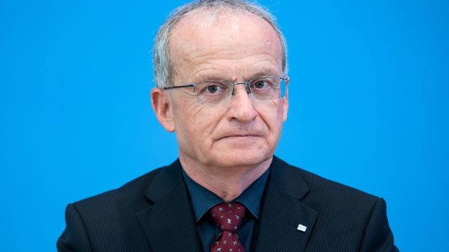 Thomas Mettenleiter, Leiter des Friedrich-Loeffler-Instituts - Bundesforschungsinstitut für Tiergesundheit. Thomas Mettenleiter, Leiter des Friedrich-Loeffler-Instituts - Bundesforschungsinstitut für Tiergesundheit.