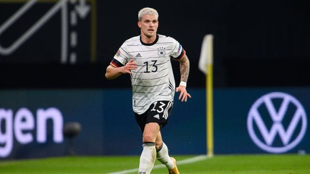 Philipp Max kritisiert den Gladbacher Breel Embolo.