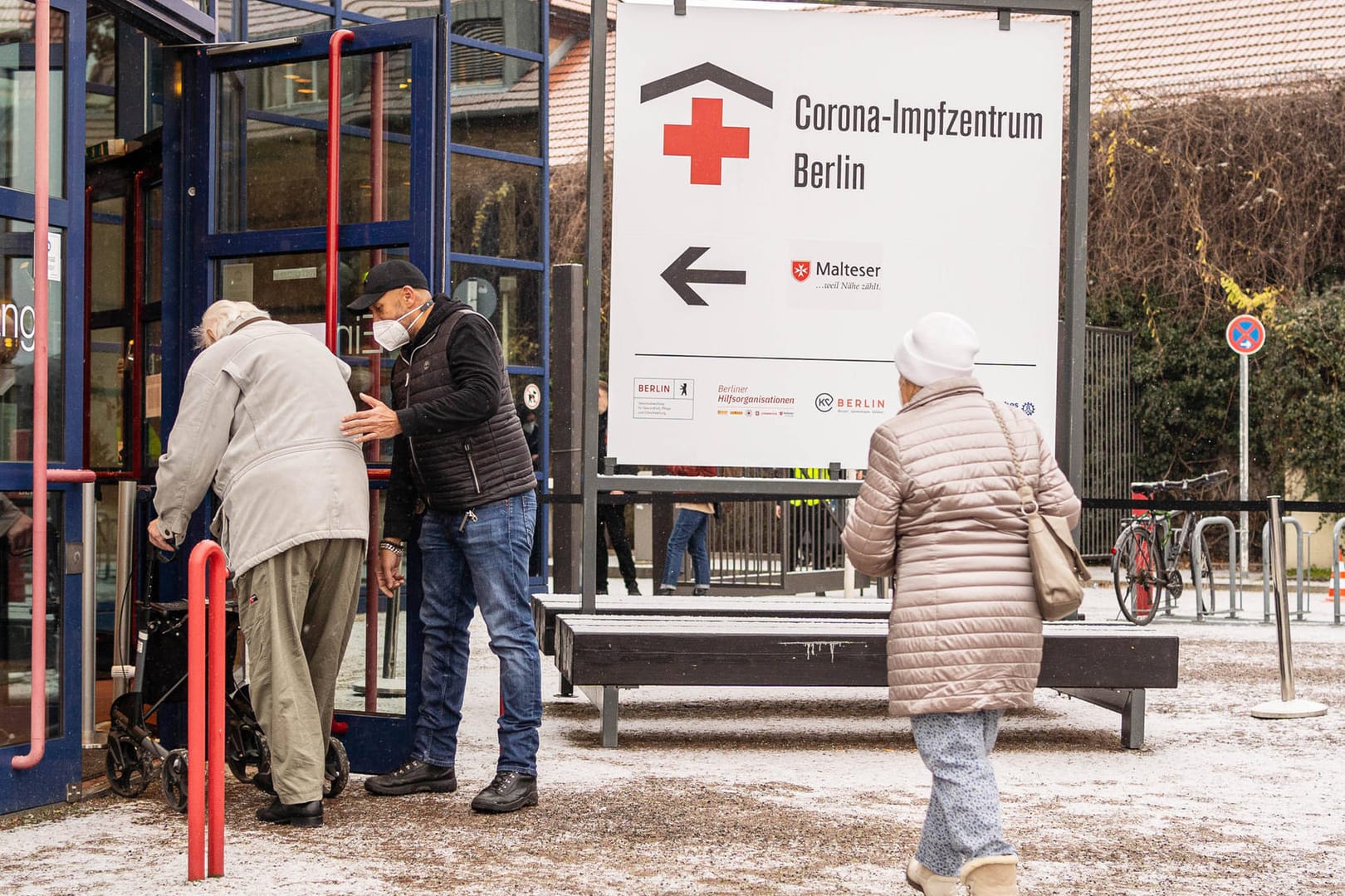 Corona-Impfzentrum: Bis zu 3.800 Menschen können auf dem Messegelände täglich bei voller Auslastung geimpft werden.