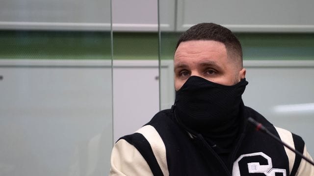 Rapper Fler, bürgerlich Patrick Losensky: Er hat schimpfend den Gerichtssaal verlassen – die Verhandlung ging ohne ihn weiter. Rapper Fler, bürgerlich Patrick Losensky: Er hat schimpfend den Gerichtssaal verlassen – die Verhandlung ging ohne ihn weiter.