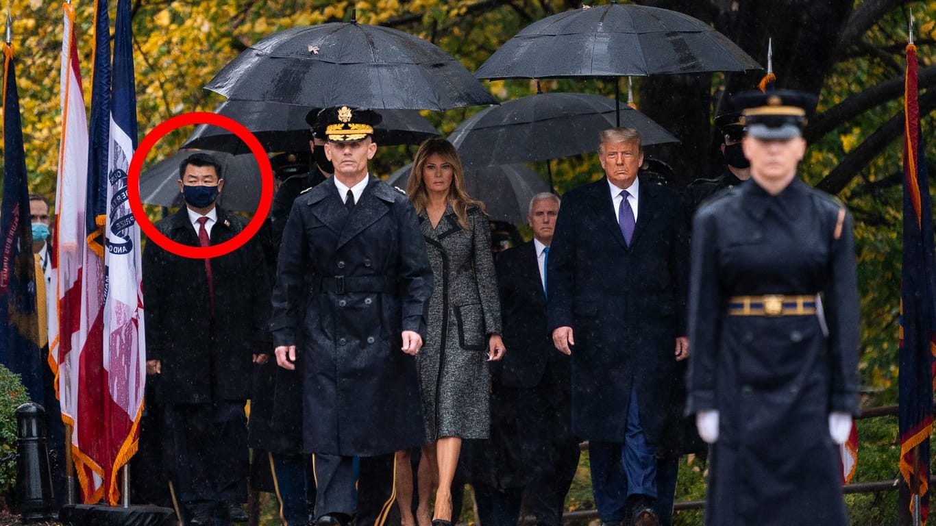Am Vetereanengedanktag auf dem Militärfriedhof Arlington: Cho war auch am Ende von Trumps Amtszeit im November 2020 noch im Sicherheitsteam des vorherigen Präsidenten.