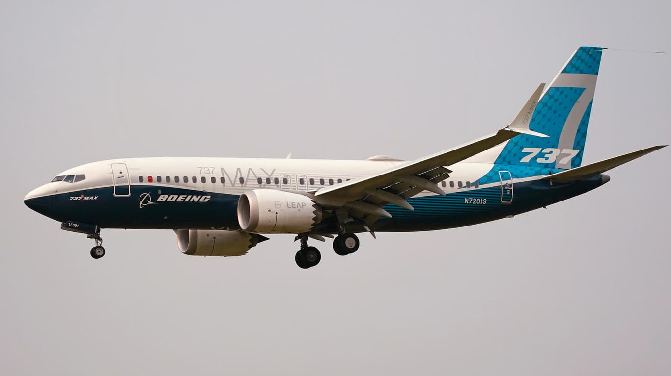 Eine Boeing 737 Max (Symbolbild): Der Jet darf in Europa wieder starten.