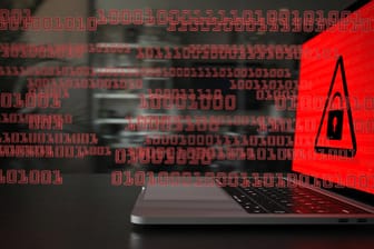 Laptop mit Schadsoftware (Symbolbild): Ermittler von Interpol haben die gefährliche Schadsoftware "Emotet" zerschlagen.