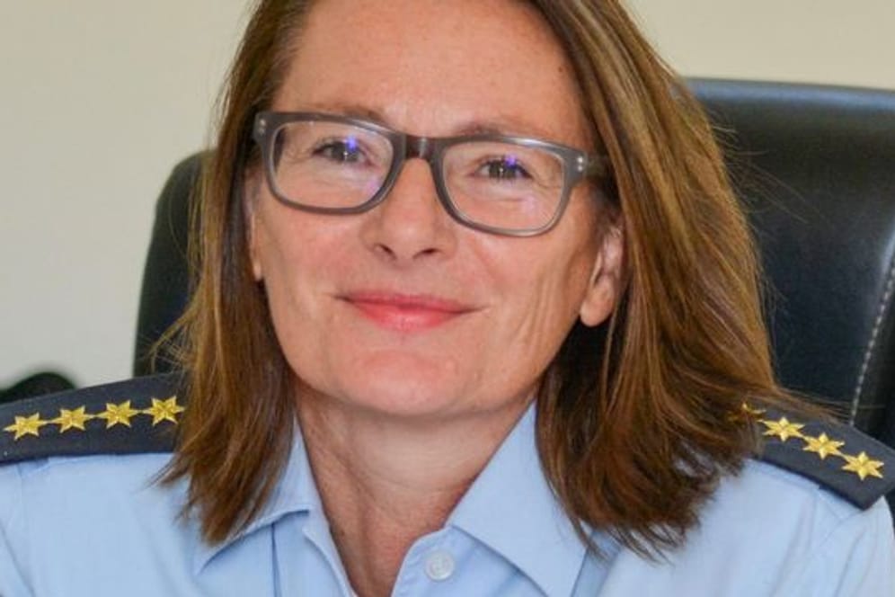 Antje Pittelkau hat es geschafft: Die 53-Jährige ist die erste deutsche Polizistin, die eine internationale Polizeimission der Europäischen Union (EU) leitet.