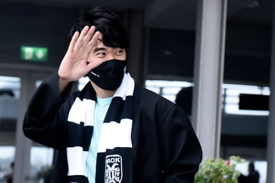 Shinji Kagawa bei seiner Ankunft in Thessaloniki.