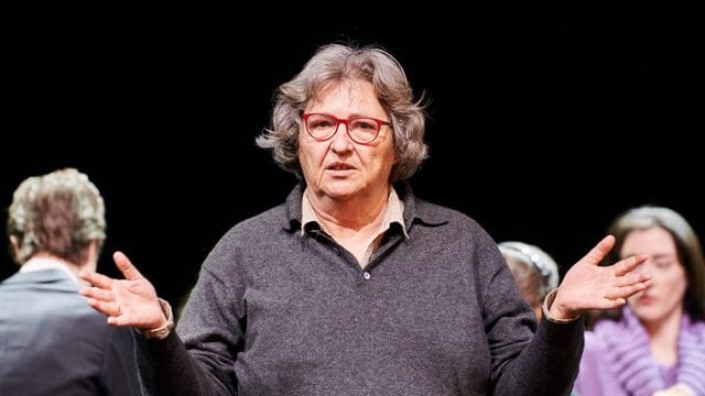 "Theaterfrau, der es überzeugend gelingt, Theater zu vergegenwärtigen": Andrea Breth bekommt den Joana-Maria-Gorvin-Preis. "Theaterfrau, der es überzeugend gelingt, Theater zu vergegenwärtigen": Andrea Breth bekommt den Joana-Maria-Gorvin-Preis.