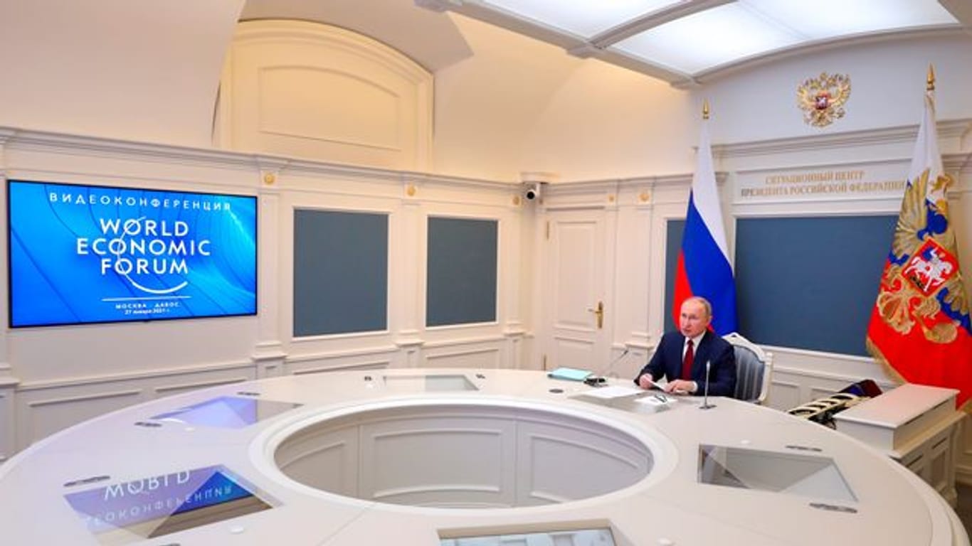 Russlands Präsident äußerte sich im Rahmen des Weltwirtschaftsforums auch über den atomaren Abrüstungsvertrag mit den USA: "Das ist zweifelsfrei ein Schritt in die richtige Richtung".