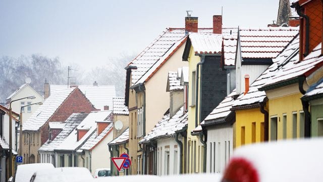 Wer die Kellertür im Winter geschlossen hält, spart Energie und hat es trotzdem wärmer im Haus.