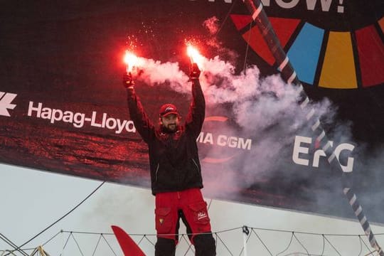 Weltumsegler Boris Herrmann bei seiner Ankunft in Les Sables d'Olonne.