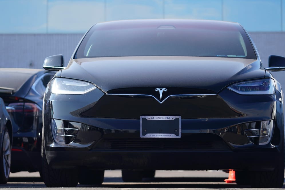 Ein Model X von Tesla (Symbolbild): Der E-Autobauer hat seine Jahreszahlen vorgelegt.