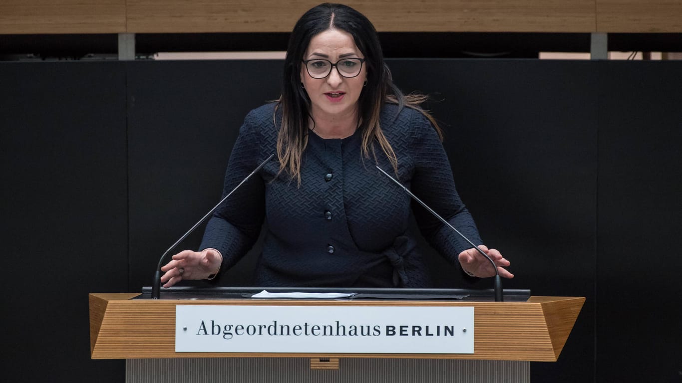 Gesundheitsenatorin Dilek Kalayci: Sie kündigte im Abgeordnetenhaus an, dass in Berlin Corona-Impfstoff produziert werden soll.