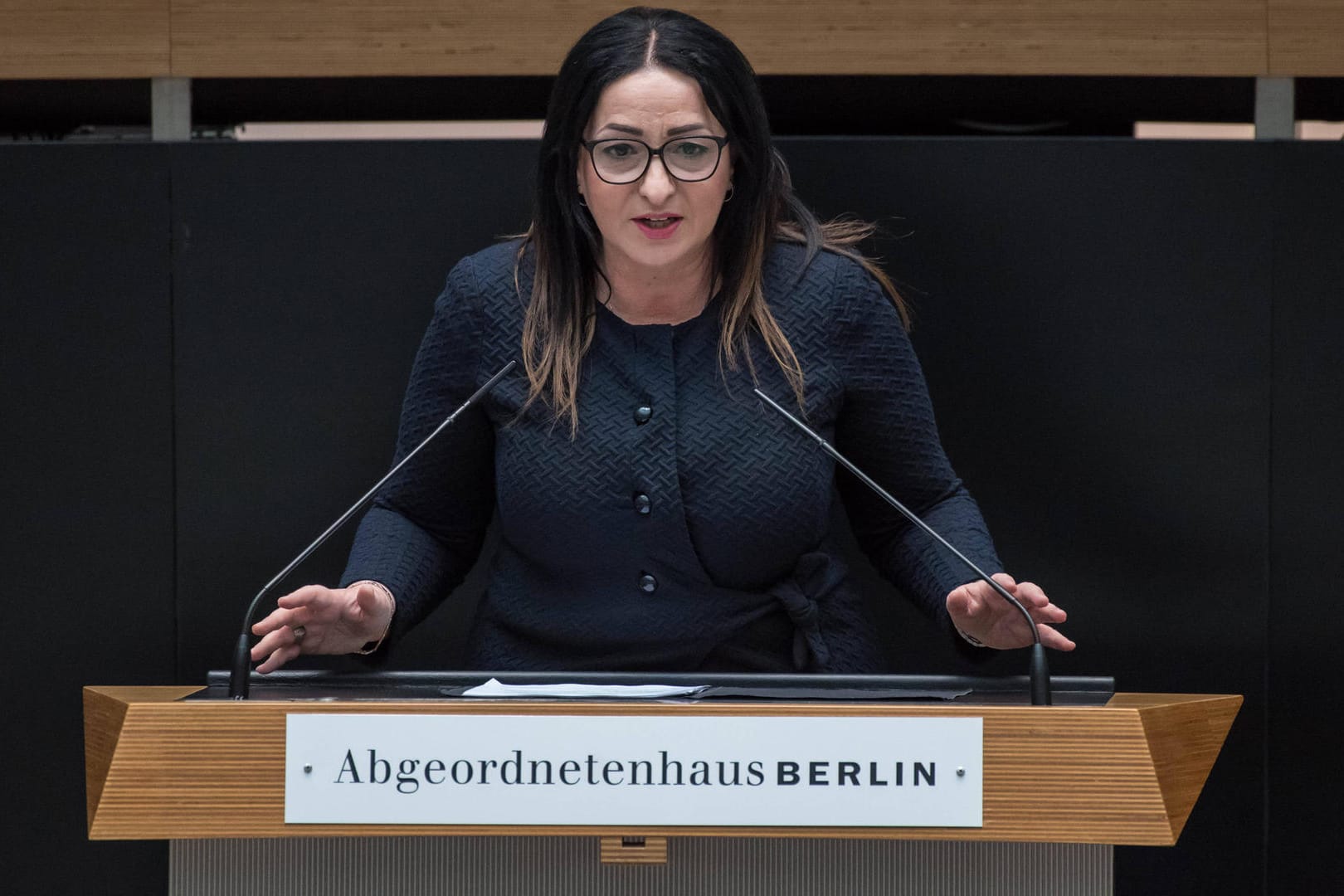 Gesundheitsenatorin Dilek Kalayci: Sie kündigte im Abgeordnetenhaus an, dass in Berlin Corona-Impfstoff produziert werden soll.