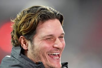 Dortmunds Trainer Edin Terzic geht gelassen mit den Gerüchten um seine Person um.