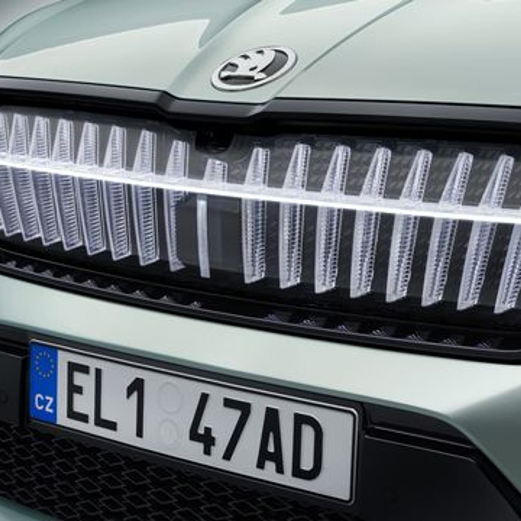 Glühende Ikonen: Wie LED-Technik Autofronten in Szene setzt