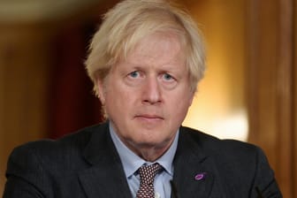 Boris Johnson (Archivfoto): Die britische Regierung hat Ärger wegen einem Corona-Plakat.
