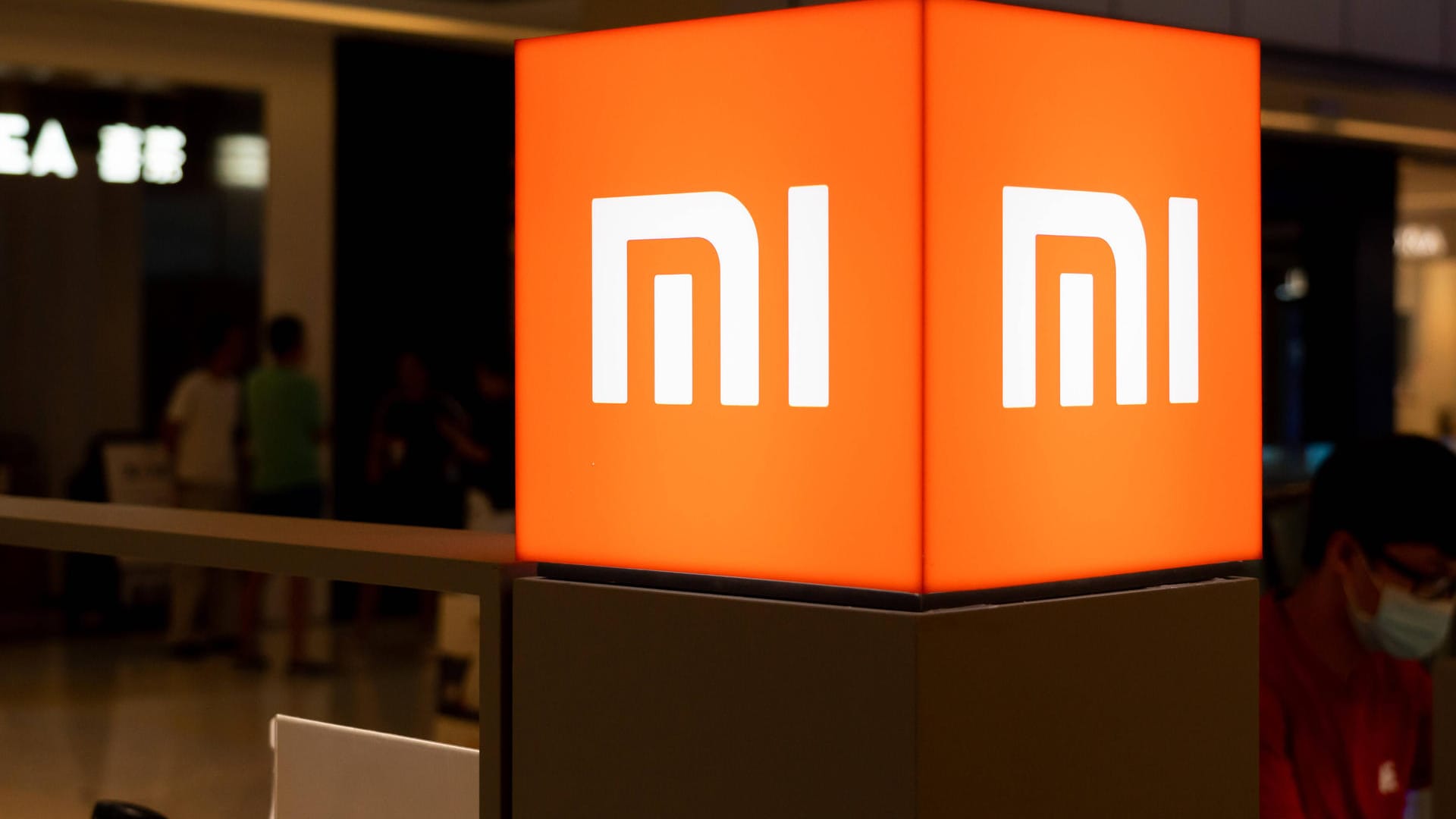 Der Smartphone-Hersteller Xiaomi: Mit einer neuen Technologie sollen Smartphones bald aus mehreren Metern Entfernung aufladen können.