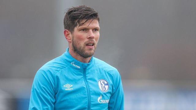 Peilt sein Comeback beim FC Schalke 04 an: Klaas-Jan Huntelaar beim Training. Peilt sein Comeback beim FC Schalke 04 an: Klaas-Jan Huntelaar beim Training.