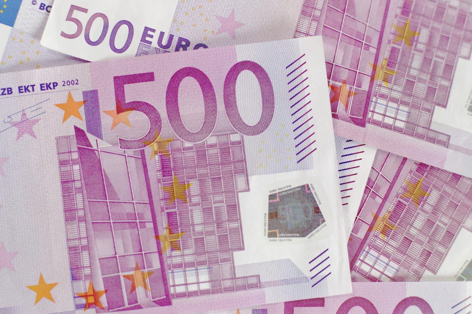 500-Euro-Scheine: Aus dem Rathaus sind von zwei Millionen Euro die Rede (Symbolbild).