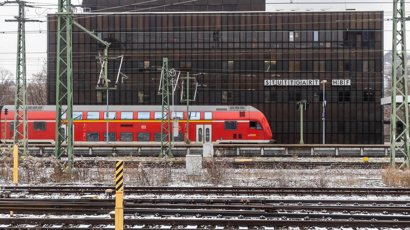 Der Hauptbahnhof in Stuttgart (Symbolbild): Hier hat die Bundespolizei einen Serien-Exhibitionisten festgenommen.