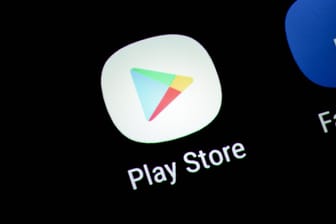 Google Play Store: Ab März dürfen auch in Deutschland Glückspiel-Apps angeboten werden, die den Einsatz von echtem Geld erlauben.