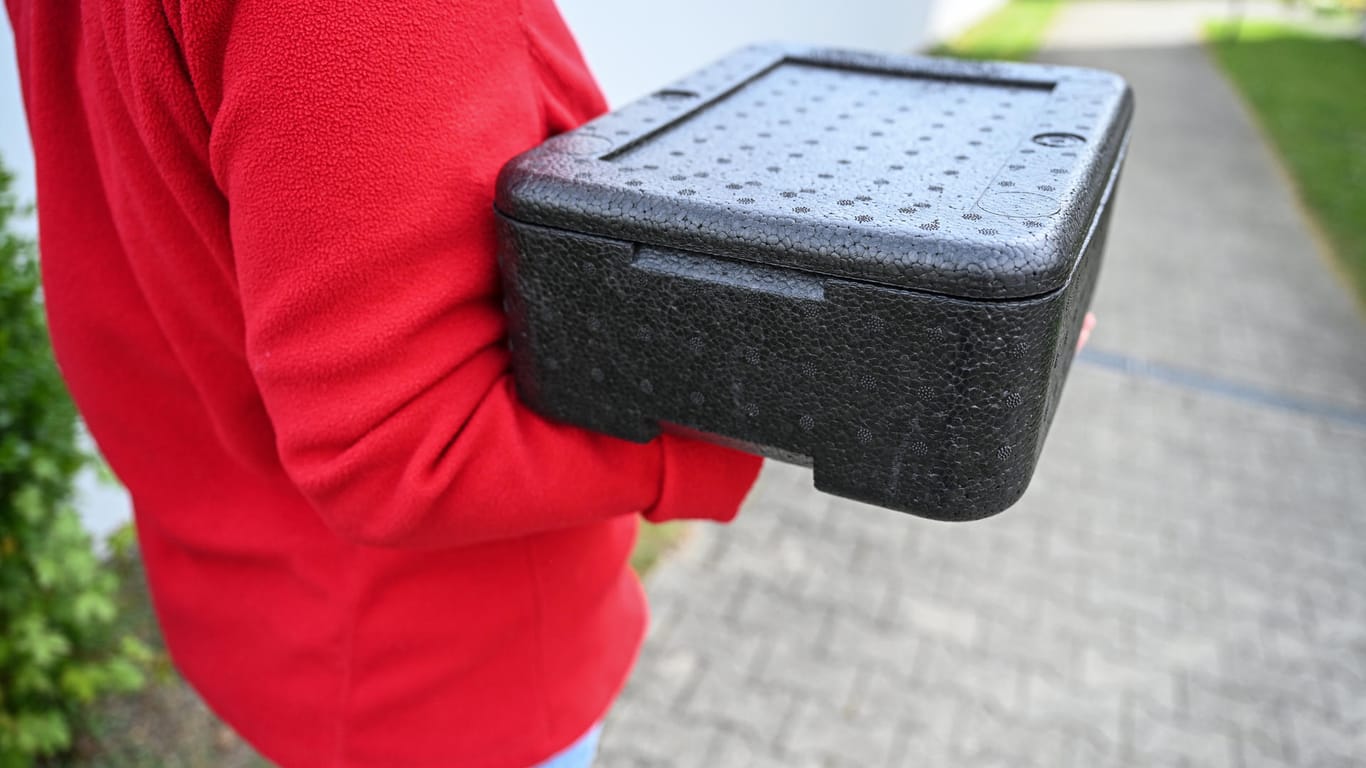 "Essen auf Rädern": Damit das Essen warm bleibt, wird es oft in Thermoboxen geliefert.