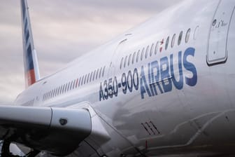 Airbus A350-900: So ein Flieger wird am Sonntagabend in Richtung Falkland-Inseln abheben. (Symbolfoto)