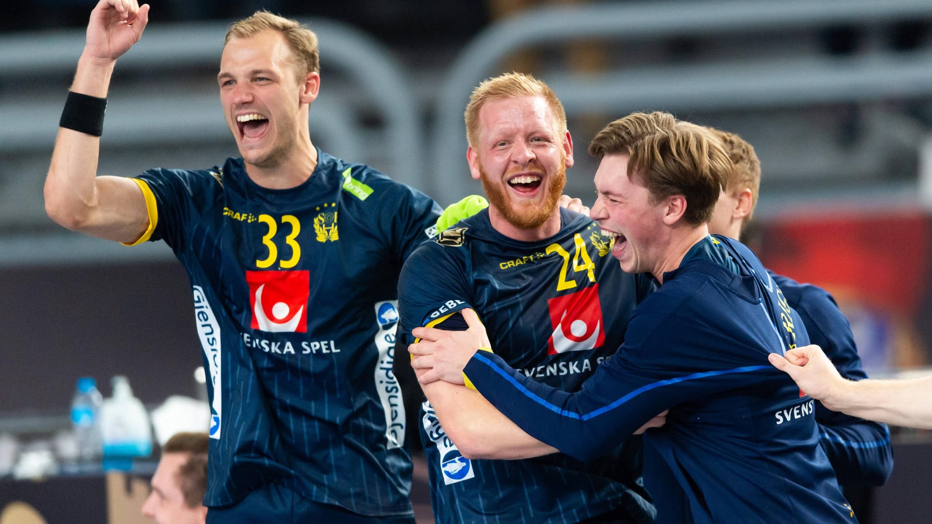 Ausgelassener Jubel: Albin Lagergren, Jim Gottfridsson und Valter Chrinz feiern den ersten schwedischen WM-Finaleinzug nach 20 Jahren.