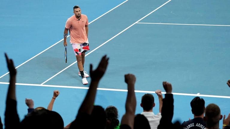 Australian Open (Archivbild): Wie im vergangenen Jahr werden auch in diesem Jahr tausende Zuschauer die Tennisstars (im Bild: Nick Kyrgios) in Melbourne bejubeln.