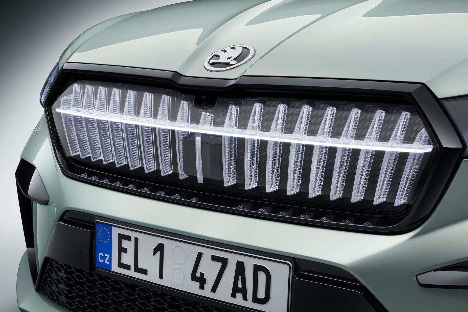 Kristallpalast: Für den neuen elektrischen Skoda Enyaq soll sich auch ein beleuchteter Frontgrill ordern lassen.