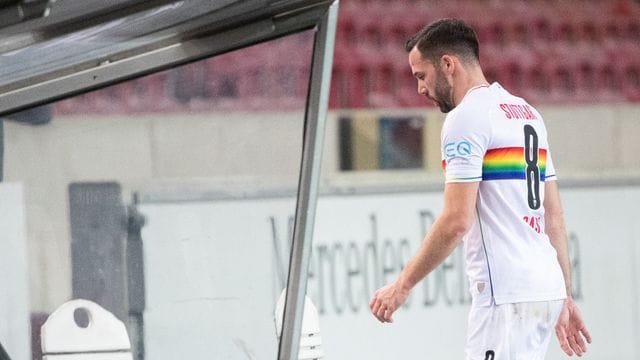 Im Spiel gegen den FSV Mainz muss Stuttgarts Gonzalo Castro verletzt ausgewechselt werden.