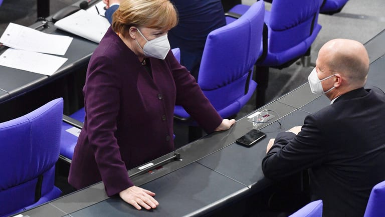 Angela Merkel und Ralph Brinkhaus: Es wird wohl keine baldigen Lockerungen geben.