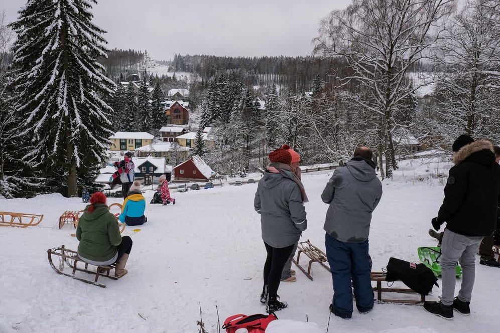 Schlittenfahren im Harz: Der Landrat bittet Touristen, nicht in die Region zu kommen.