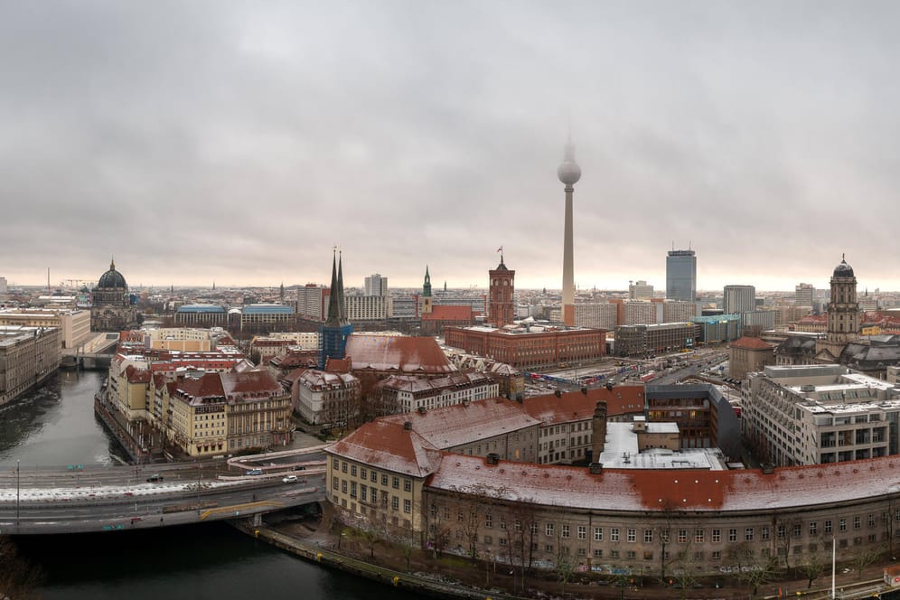 Ein Panoramafoto von Berlin: Der Wohnungsmarkt in der Hauptstadt ist besonders umkämpft.