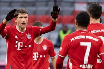 Bayerischer Jubel: Thomas Müller (l.) freut sich mit seinen Kollegen über einen Treffer beim 4:1 gegen Hoffenheim.