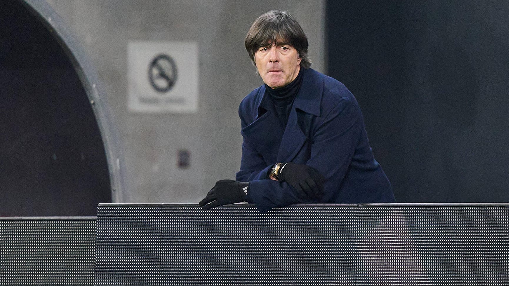 Bundestrainer Löw, hier am Rande des Länderspiels gegen die Ukraine im November 2020: Gesteigertes Interesse an Bayerns Musiala.