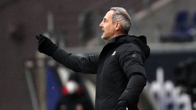 Wird nicht so schnell schwindelig: Eintracht-Coach Adi Hütter.