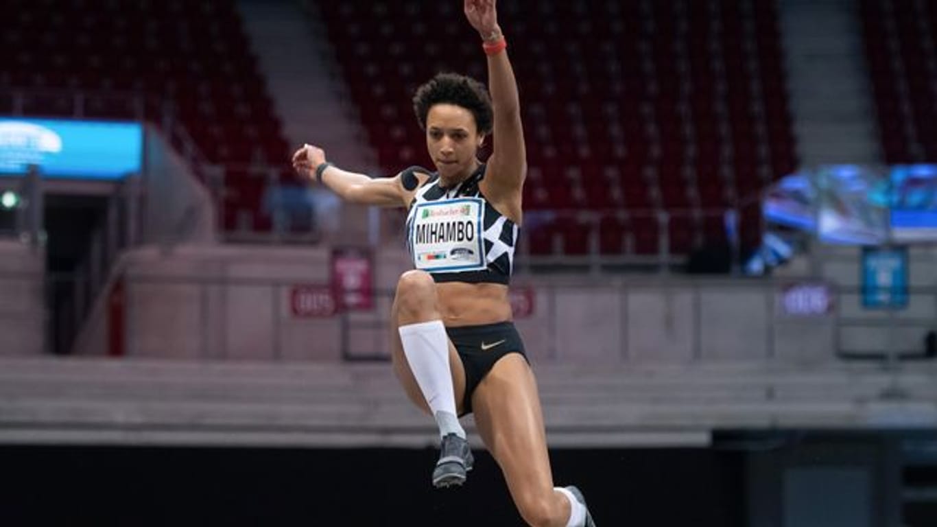 Malaika Mihambo gewann mit 6,74 Metern den Wettbewerb im ISS Dome.