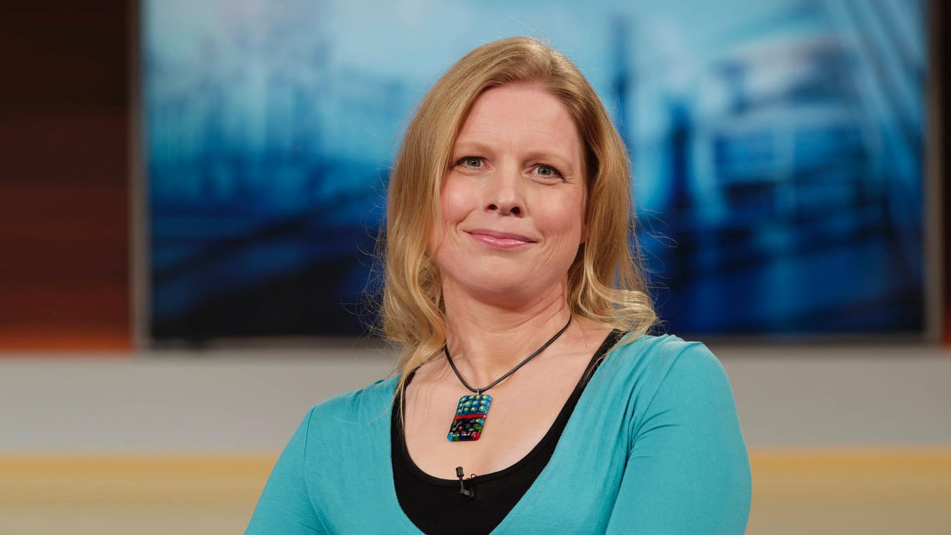 Corinna Pietsch, Leiterin des Instituts für Virologie am Universitätsklinikum Leipzig, zu Gast bei Anne Will im Ersten Deutschen Fernsehen.