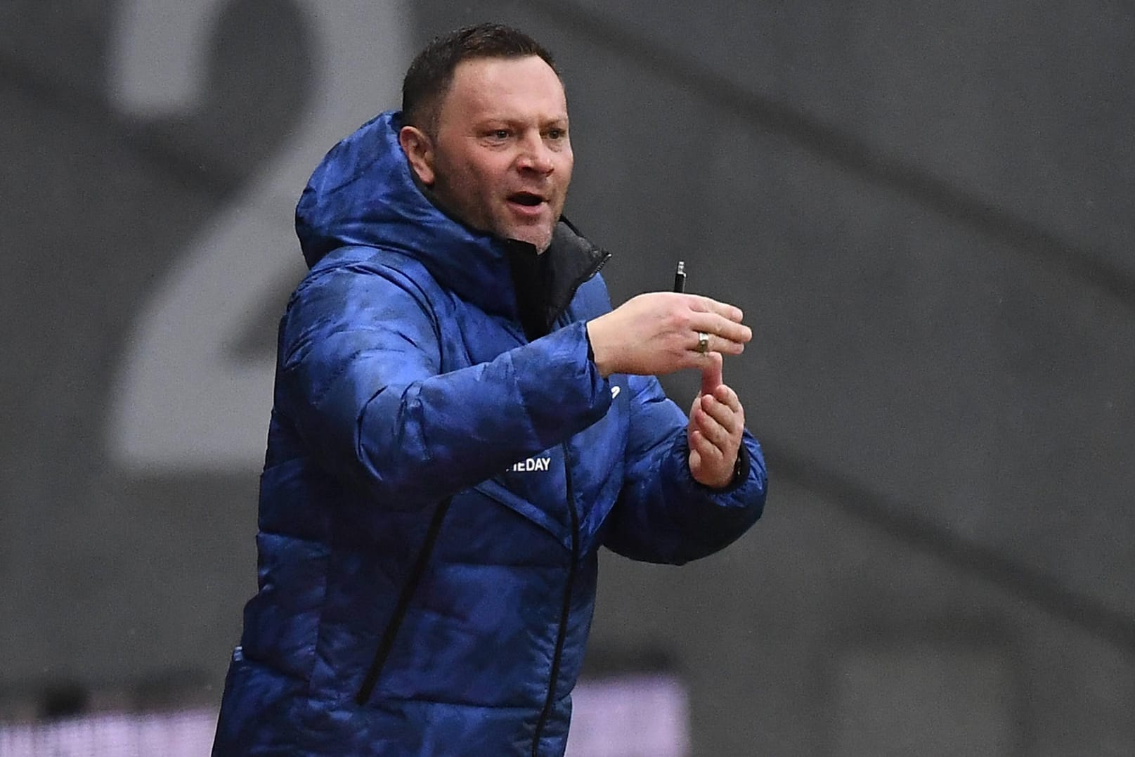 Pal Dardai: Der Ungar hat gegen die Eintracht sein Trainer-Comeback für die Hertha gegeben.