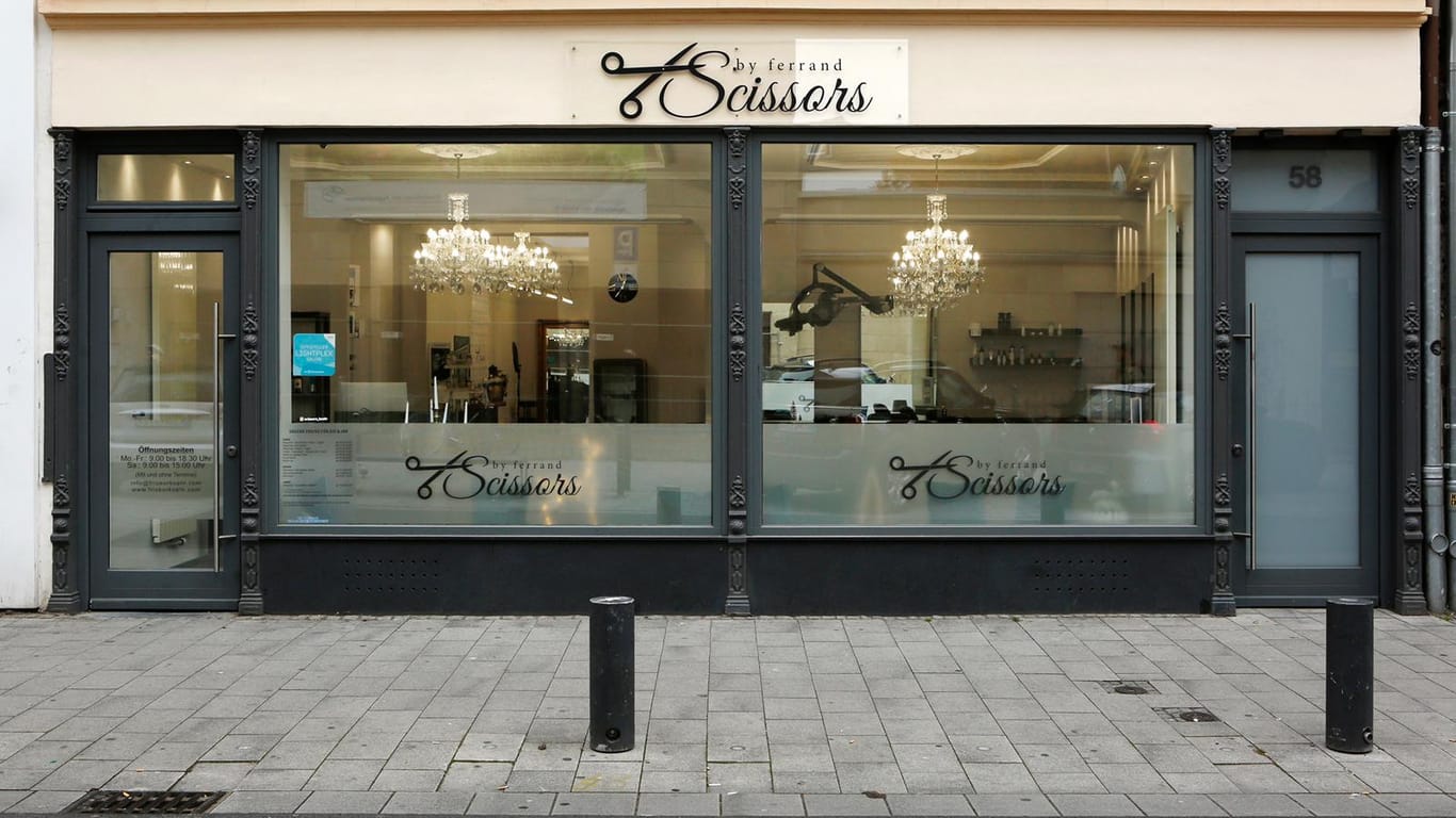 Ferrands Friseursalon auf der Severinstraße: Der Laden ist seit Mitte Dezember geschlossen.