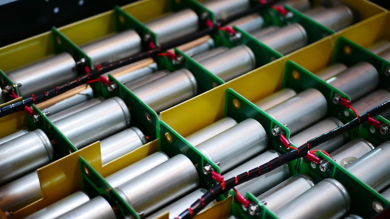 Mehr Batterien für Europa: Langfristig spielt auch eine Rolle, wie gut ausgediente Batterien wiederverwertet werden.