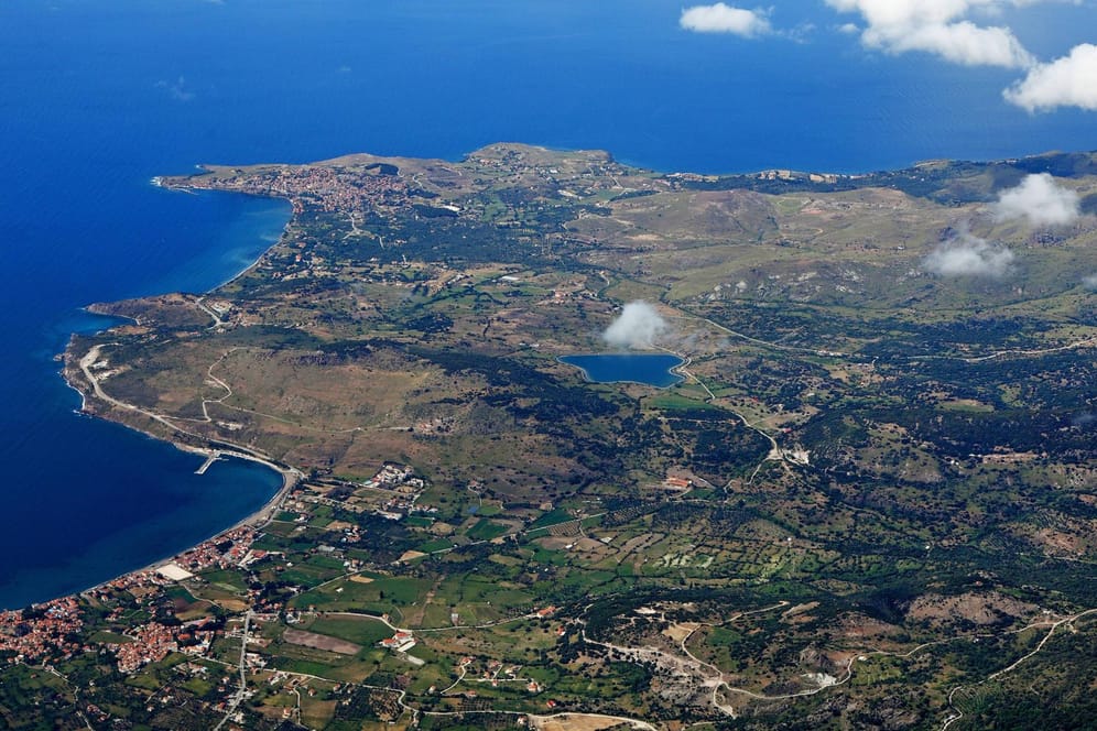 Luftaufnahme der Nordwestküste von Lesbos: Die griechische Insel wurde von zahlreichen Erdbeben erschüttert.